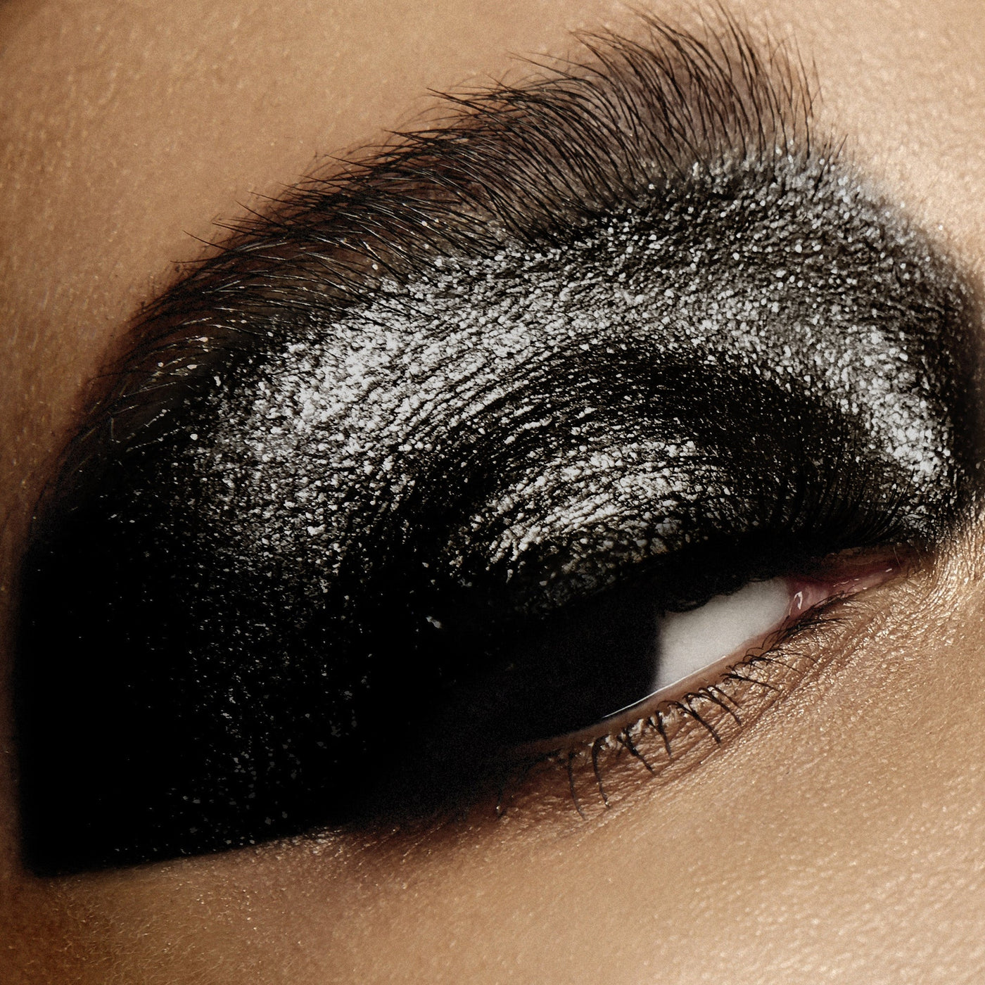 EYE/DAZZLE | The Liquid Metallic Eyeshadow